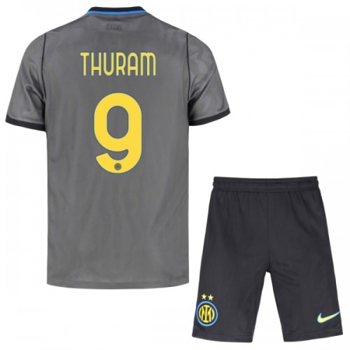 Original Trikotsatz Inter Mailand Thuram 9 Ausweichtrikot 2026-27 Für Kinder Original Trikotsatz Inter Mailand Thuram 9 Ausweichtrikot 2026-27 Für Kinder